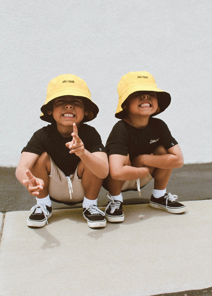 Smiley Bucket Hat Black/Yellow